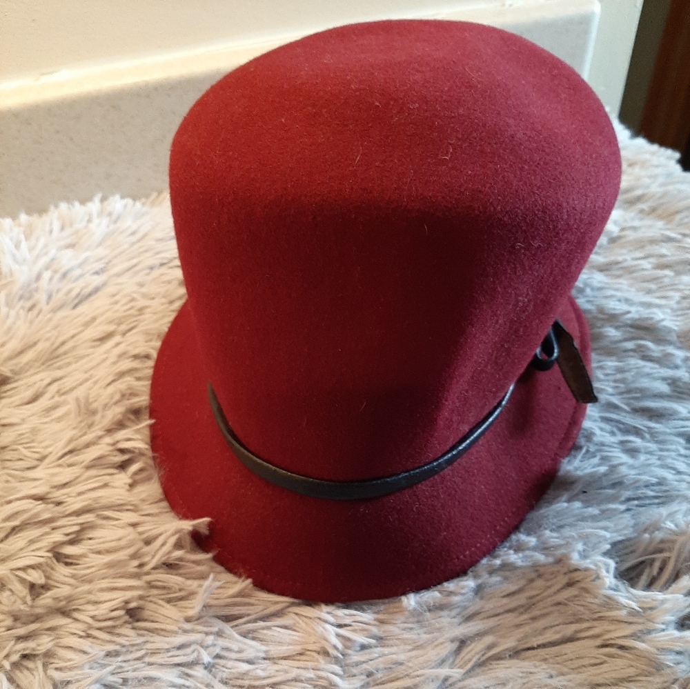 Daniele Meucci 100% Wool Cloche Hat Made in Italy